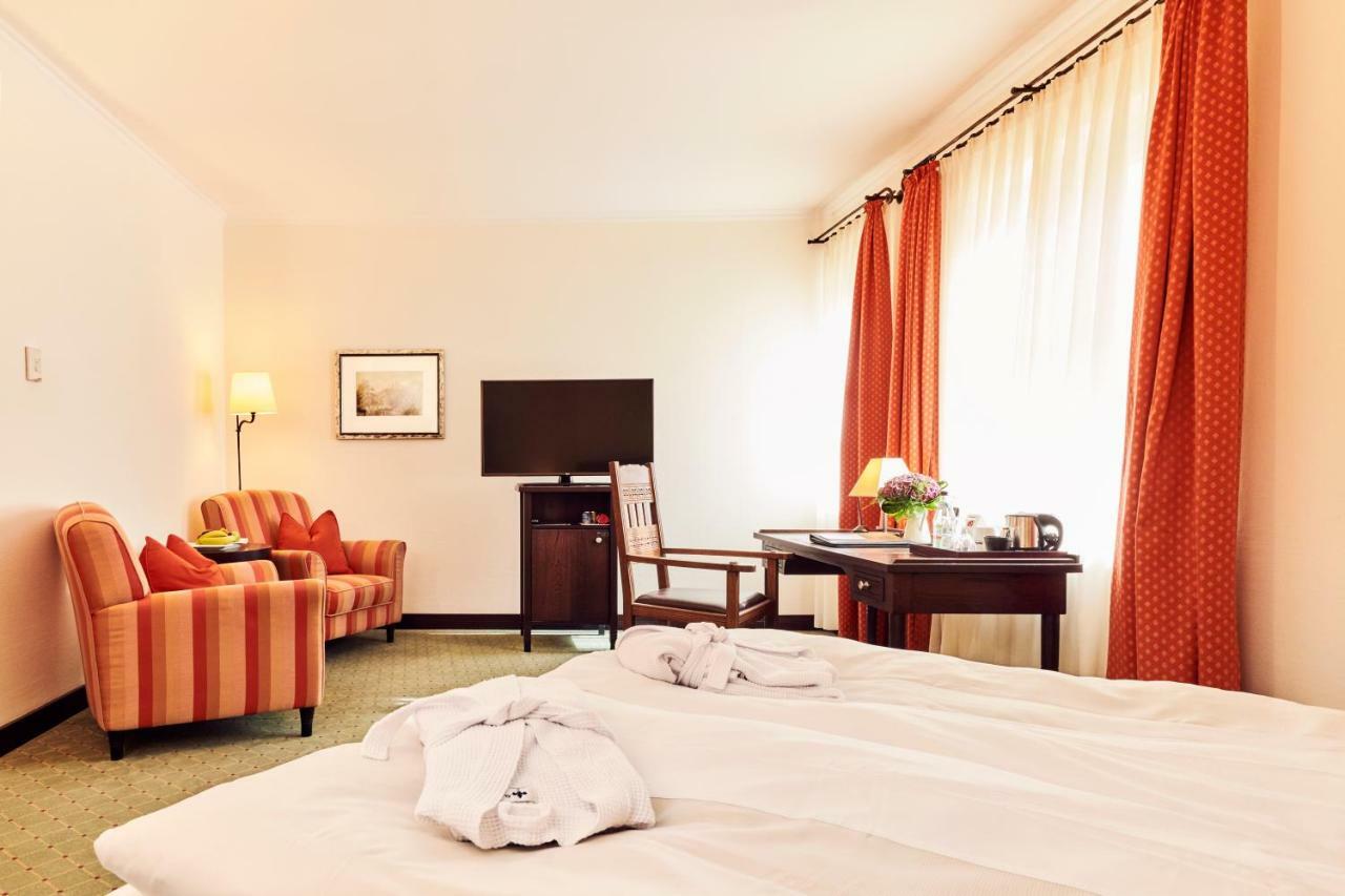 Standard Queen Room